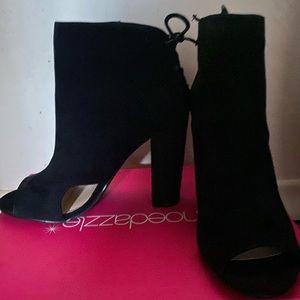 Shoedazzle black bootie style heels